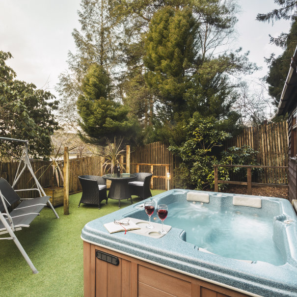 Love Nest Cabin and Hot Tub Luxury Bed and Breakfast in Bowness on Windermere, Windermere Spa Suites with Hot Tub