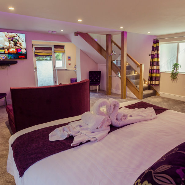 Love Haven Suite and Hot Tub, Windermere Spa Suite, Bed and Breakfast in Windermere