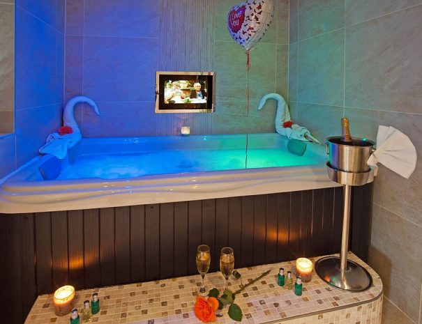 Bella Suite & Hot Tub Luxury Bed and Breakfast in Bowness on Windermere, Windermere Spa Suites with Hot Tub