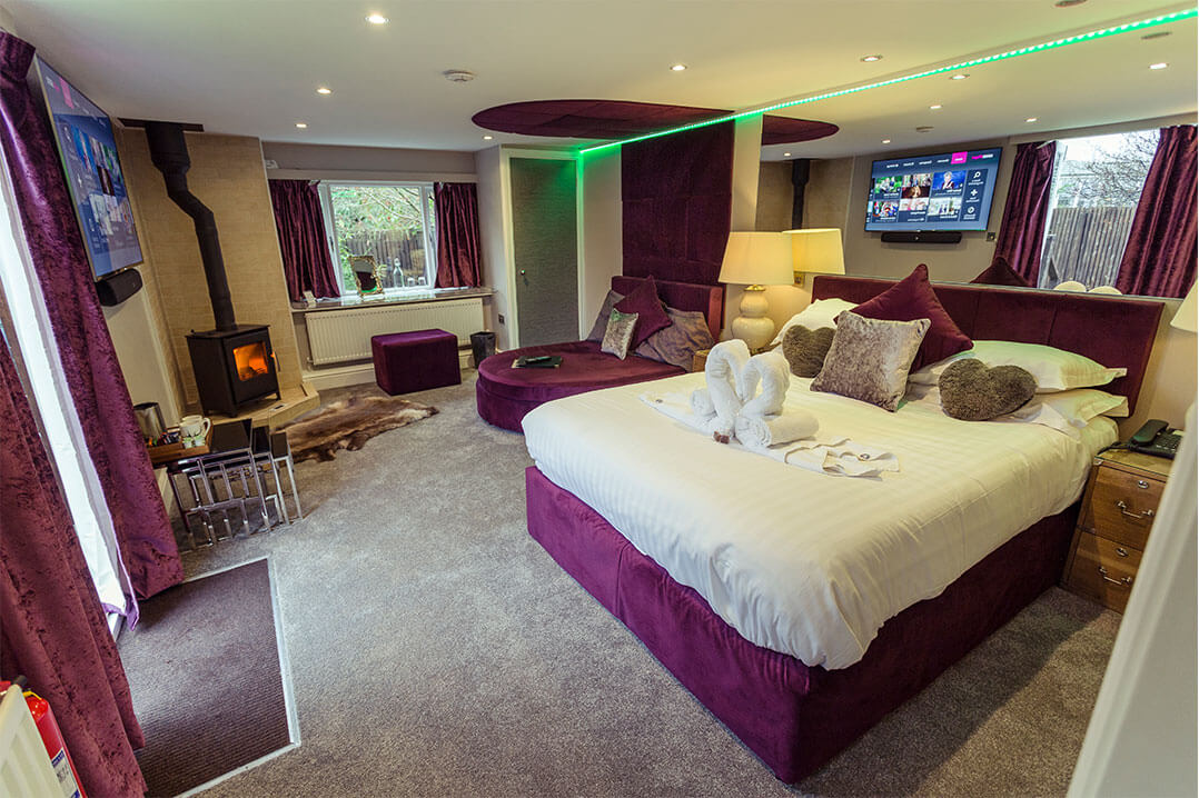 Love Shack Cabin And Hot Tub Luxury Bed And Breakfast Windermere Aphrodites Boutique Suites